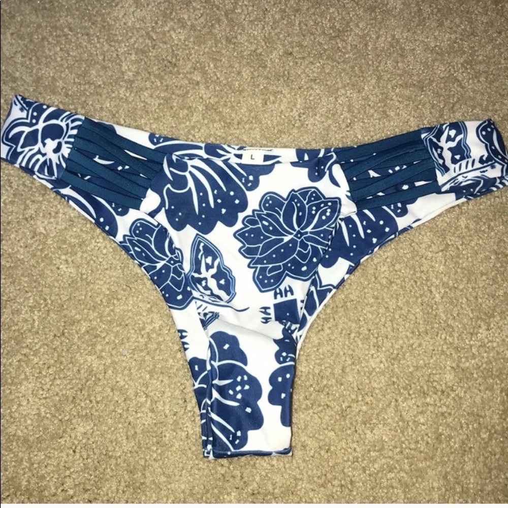 Blue Bikini Set - Picture 4 of 6